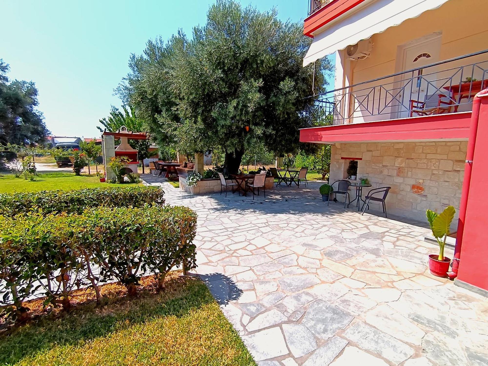 Giorgos Apartments. Skála Foúrkas Zewnętrze zdjęcie